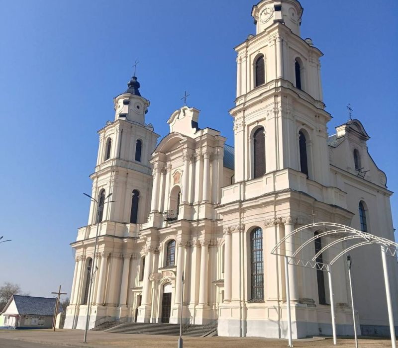 photo 5350767994092590731 y