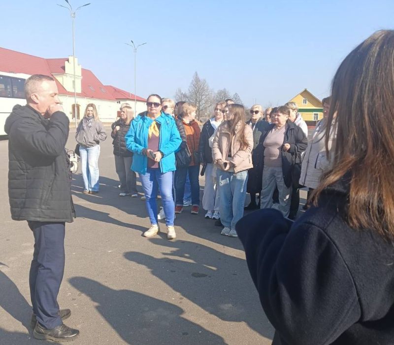 photo 5350767994092590733 y