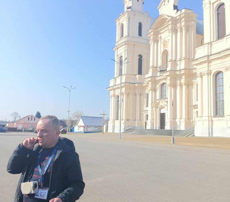 photo 5350767994092590734 y