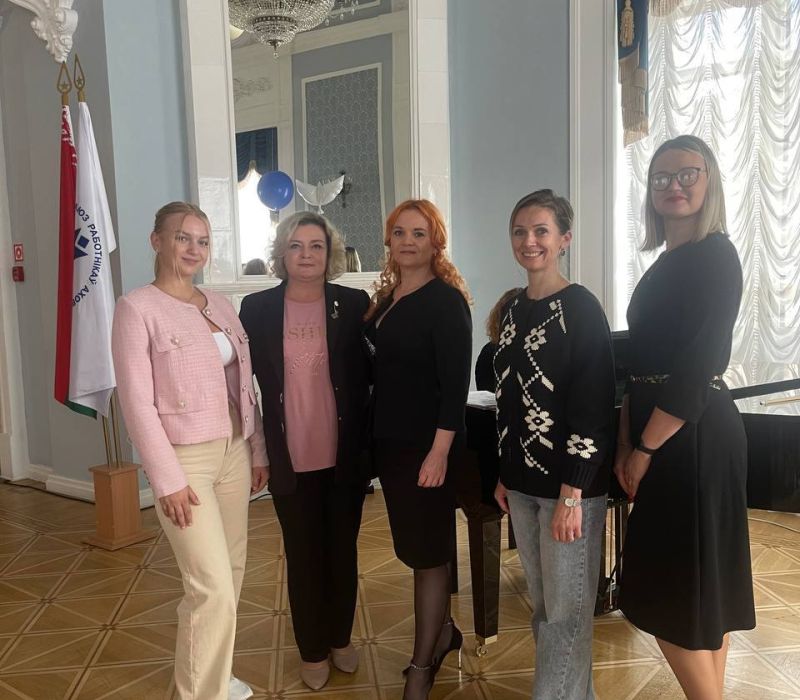 photo 5357337838057816605 y