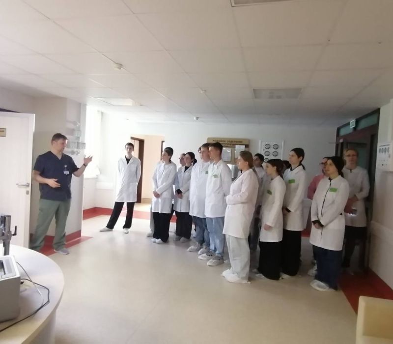 photo 5402344362265935596 y